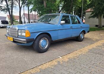 Mercedes-Benz W123 300D