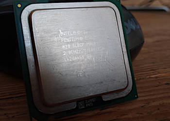 procesor Intel Pentium D 820 SL8CP 2.8GHz-2MB-800FSB