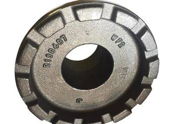 RE64806 Obudowa łożyska mechanizmu różnicowego, lewa JOHN DEERE