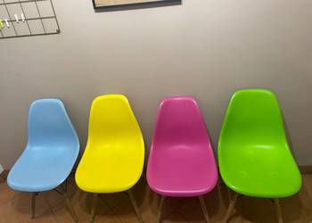 Komplet kolorowych krzeseł