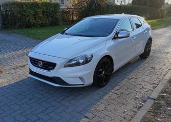 VOLVO V40 z 2014r w najbogatszej wersji R-DESIGN- 2.0 diesel- 190KM- Ładne!
