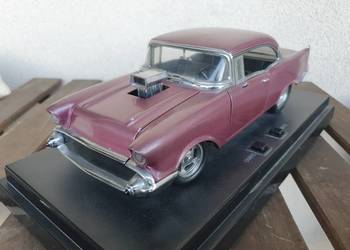 1957 CHEVROLET BEL AIR 1/18 metalowy, światła, klakson, dźwięk silnika