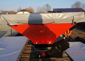 Rozsiewacz do nawozów 600L firmy DEMAROL