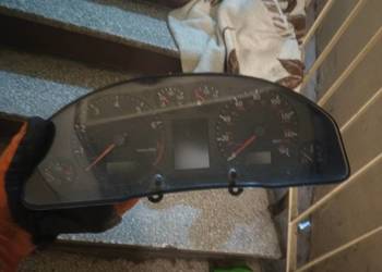 Licznik prędkościomierz do  audi a6c5 lift