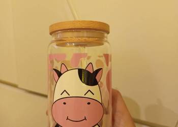 Kubek szklany z słomka