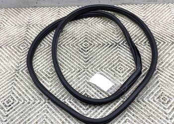 USZCZELKA DRZWI PRZÓD PRAWA JEEP GRAND CHEROKEE WK Hatchback