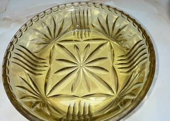 Salaterka- miska- owocarka. Carnival Glass.  To szkło prasowane.   O średni