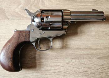Rewolwer czarnoprochowy Uberti Cattleman cal.44 3,5 cala CUSTOM polerowany