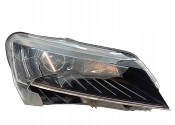 LAMPA PRZÓD PRAWA XENON EUROPA USZKODZONA  3V1941016B Skoda Superb III