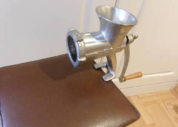 Maszynka ręczna do mięsa ALFA nr. 10 sprawna z PRL