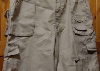 Białe jasne szare spodenki krótkie bojówki Nike New Century 40 L r33 wysyłk