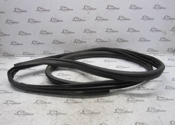 Ford Kuga I 10r Uszczelka prawa przód