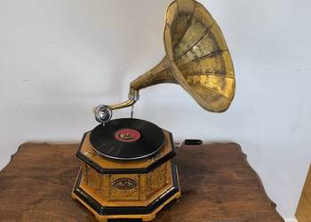 Piękny unikalny zdobiony patefon, polecam