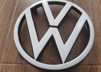 Znaczek Emblemat VW 867853605A czarno-biały Volkswagen Polo