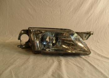 Reflektor Przód strona lewa Mitsubishi Pajero B01720249