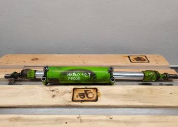 Merlo 42.7 TF {Cylinder hydrauliczny skrętu}