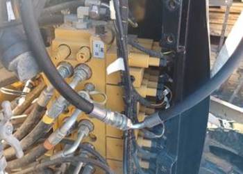 Minikoparka Caterpillar cat 305cr 305.5e części pompa ramię rozdzielacz .
