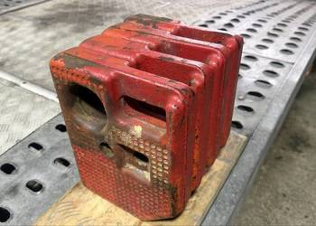 Obciążniki na przedni zaczep Władimirec T-25 Nowego typu