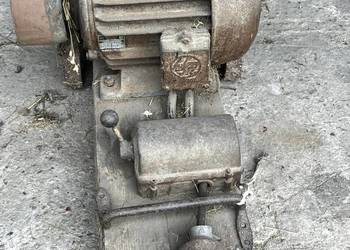Silnik elektryczny trójfazowy 4,4 kW MEZ  z kołem pasowym na sankach