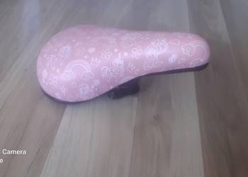 Sprzedam nowe siodełko piankowe kolor różowy dla dziewczynki Sprzedam nowe siodełko piankowe kolor różowy dla dziewczynki