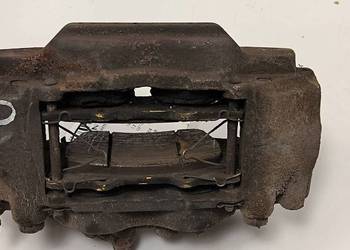 ZACISK HAMULCOWY PRZÓD PRAWY MITSHUBISHI PAJERO IV