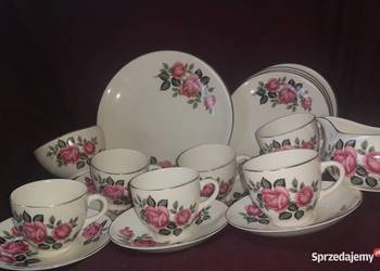 Serwis Empire Porcelain Co.Staffordshire. England.  Piękne róże na kostnej