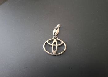 Breloczek Toyota Avensis T25