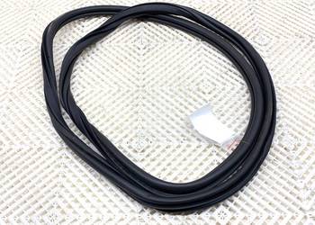 USZCZELKA DRZWI PRZÓD PRAWA SKODA KAMIQ Crossover 658867366B