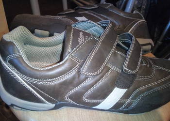 Buty męskie skórzane na rzepę marki COTTON TRADES, roz. 11/45.5-46