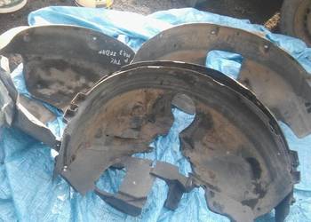 Ford Mondeo mk3 sedan nadkole  tylne lewe prawe komplet