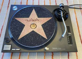 Technics 1210 mk2 + slipmata + adapter