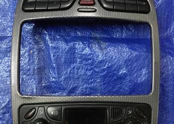 Ramka panelu klimatyzacji Mercedes W209