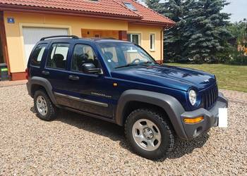 Jeep Cherokee Sport KJ, brak rdzy, mały przebieg