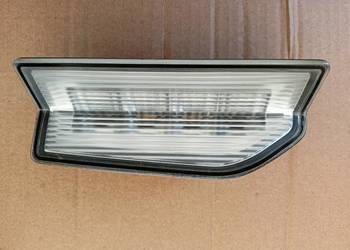 LAMPKA DRZWI LEWY PRZÓD VOLVO FH16 FH4 84810911