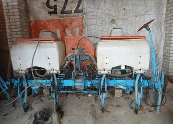 Siewnik pneumatyczny do kukurydzy