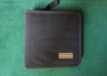 Retro czarne etui tekstylne Arkas na 24 płyty cd