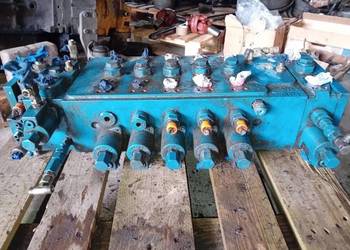 Rozdzielacz liebherr 900c