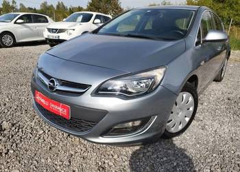 Opel Astra j 1.4 16v klima pdc kamera navi stan bdb gwarncja przebiegu