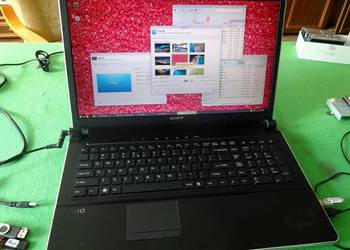 Laptop SONY Vaio "PCG-8152" (VGN-AW31S) - matryca Full HD