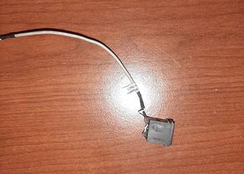 wewnętrzne gniazdo  zasilające do laptopa plus karta radiowa