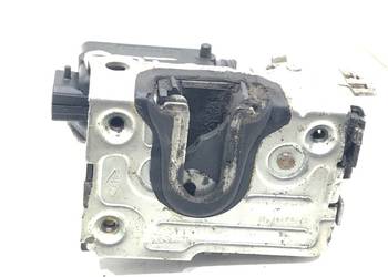 ZAMEK DRZWI PRAWY TYŁ DACIA DUSTER Hatchback 825029556R 10-18