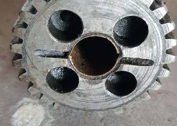 Wałek zdawczy 27 zębów WSK 175, Gazela