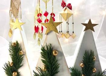 Bożonarodzeniowe dekoracje.  Zestaw trzech drewnianych choinek.