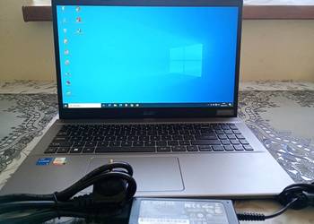 Sprzedam prawie nowy laptop Acer ma 4 miesiące na gwarancji