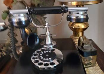 Polski telefon stacjonarny Hrabia z czasów PRL u