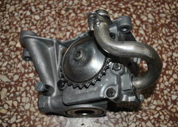 Pompa oleju AUDI A4B5 A6C5 A8D2 PASSAT B5 SKODA SUPERB 1 2,5 V6 TDI AKN AFB