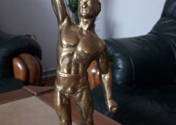 Statuetka olimpijczyk z laurem mosiądz pełny