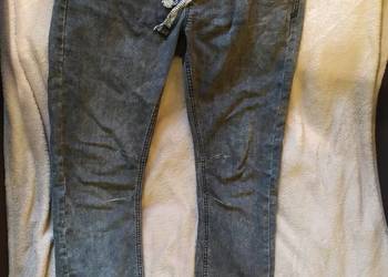 Spodnie joggery denim