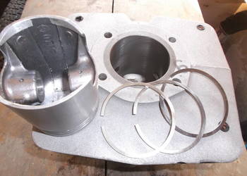 MZ ES 250 250/2 TROPHY, 19 KM. CYLINDER DDR, TŁOK, BEZ PRZEBIEGU DDR
