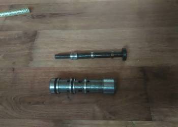 tłoczek cylinderek rozdzielacza hydraulicznego Farm Mot 250d